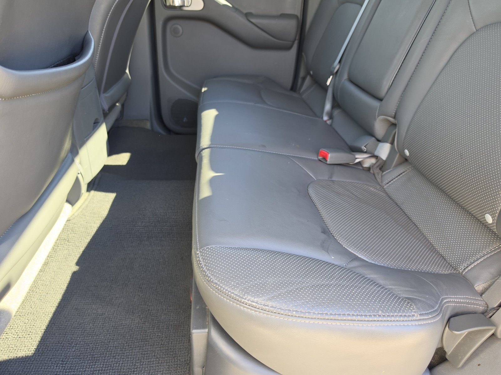 Used 2011 Nissan Frontier SL RWD image 11