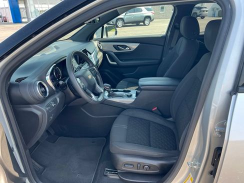 Used 2022 Chevrolet Blazer LT FWD image 9