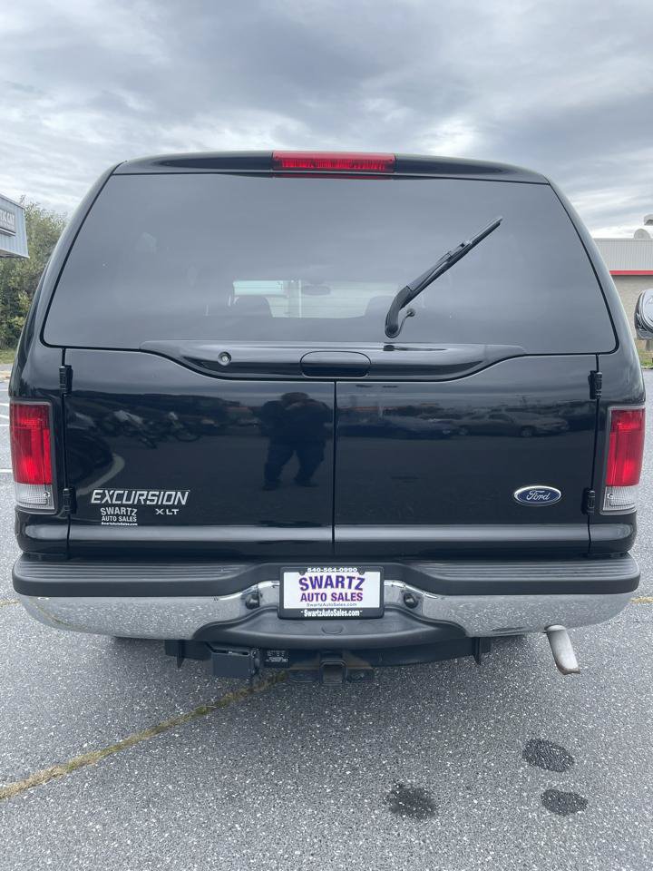 Used 2003 Ford Excursion XLT AWD/4WD image 3