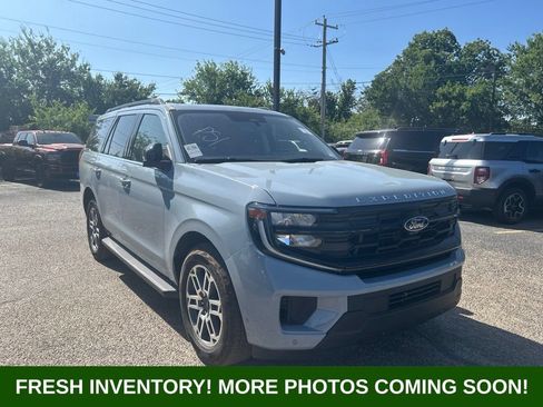 Used 2025 Ford Expedition Active AWD/4WD image 1