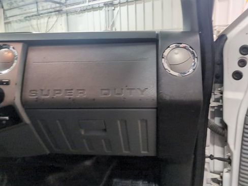 Used 2015 Ford F250 XLT w/ XLT Interior Package image 25