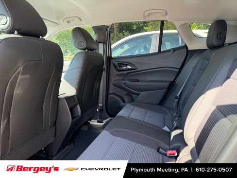 Used 2024 Chevrolet Trax LT w/ Driver Confidence Package FWD image 5