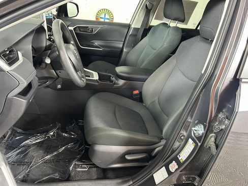 Used 2025 Toyota RAV4 LE AWD/4WD image 11