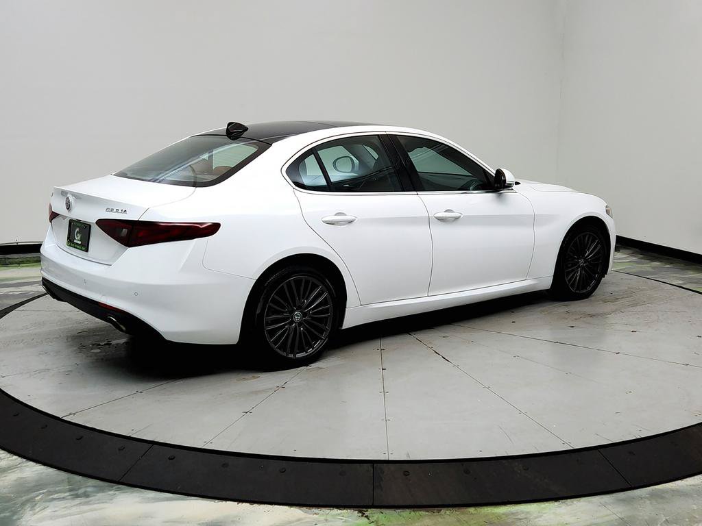 Used 2018 Alfa Romeo Giulia Ti w/ Quick Order Package 22X Lusso AWD/4WD image 5
