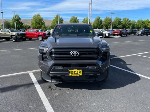 Used 2024 Toyota Tacoma SR5 AWD/4WD image 8