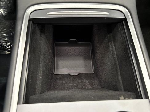 Used 2022 Tesla Model Y Long Range image 25