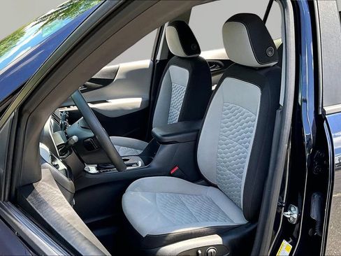 Used 2021 Chevrolet Equinox LS w/ LPO, Blackout Package AWD/4WD image 17