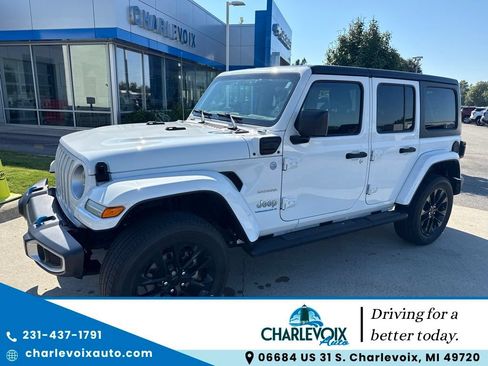 Used 2023 Jeep Wrangler Unlimited Sahara w/ Cold Weather Group AWD/4WD image 1