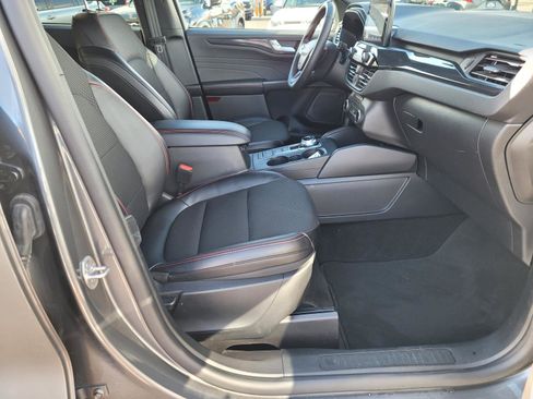 Used 2025 Ford Escape ST-Line image 18