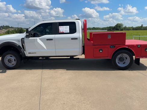 Used 2024 Ford F550 4x4 Crew Cab Super Duty image 2