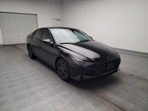Used 2023 Hyundai Elantra SEL FWD image 13