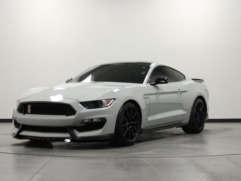 Used 2017 Ford Mustang Shelby GT350 w/ Convenience Package RWD image 8