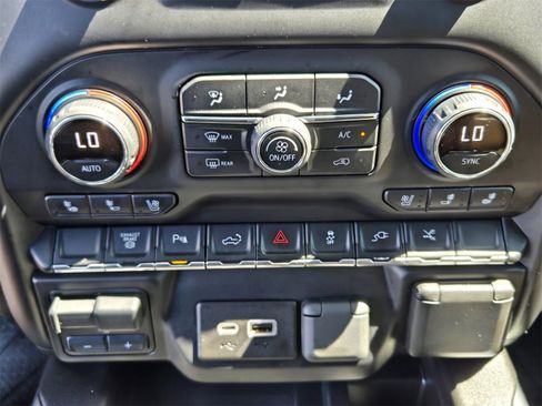 Used 2022 Chevrolet Silverado 2500 High Country image 17