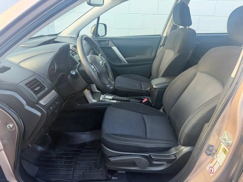 Used 2014 Subaru Forester 2.5i AWD/4WD image 9