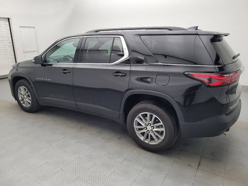 Used 2023 Chevrolet Traverse LT image 3