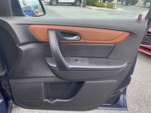 Used 2016 Chevrolet Traverse LT AWD/4WD image 16