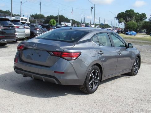 Used 2024 Nissan Sentra SV FWD image 3