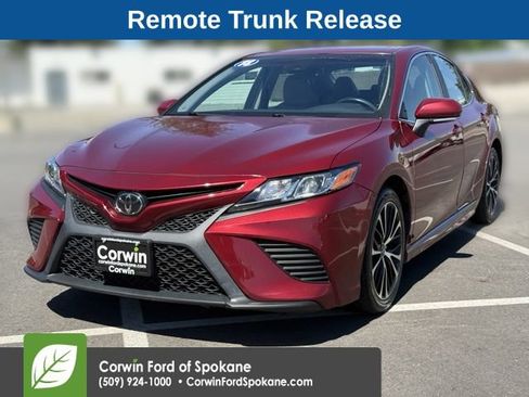 Used 2018 Toyota Camry SE w/ Moonroof Package FWD image 5