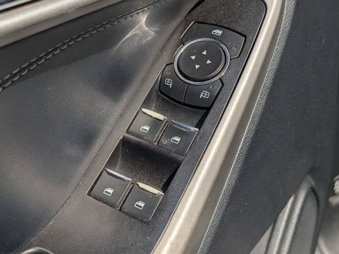 Used 2022 Ford Explorer XLT w/ Equipment Group 202A AWD/4WD image 15