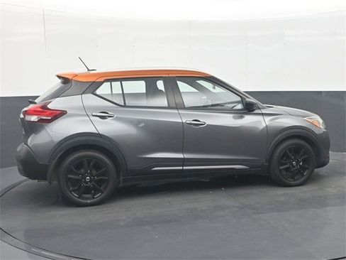 Used 2020 Nissan Kicks SR image 8