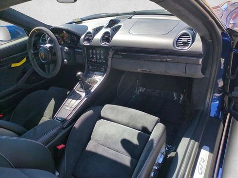 Used 2020 Porsche 718 Cayman GT4 RWD image 19