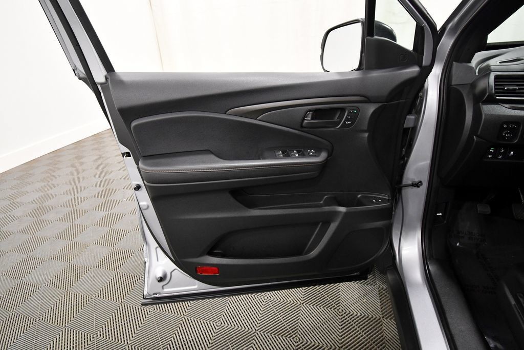Certified 2024 Honda Passport TrailSport image 13