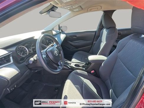Used 2022 Toyota Corolla LE image 11
