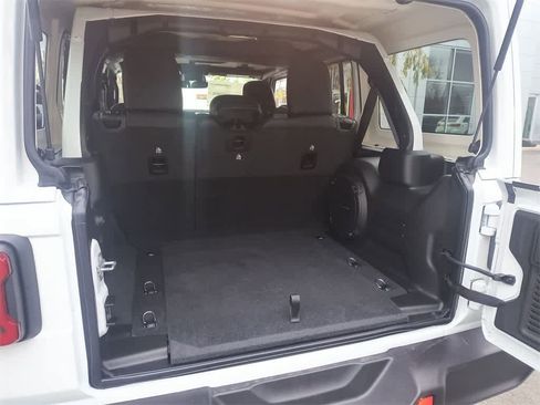 New 2026 Jeep Wrangler Unlimited Rubicon w/ Technology Group image 23