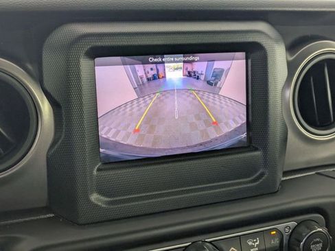 Used 2022 Jeep Wrangler Unlimited Sport AWD/4WD image 16