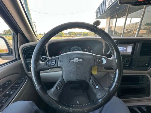 Used 2005 Chevrolet Avalanche Z66 w/ Sun And Sound Package image 20