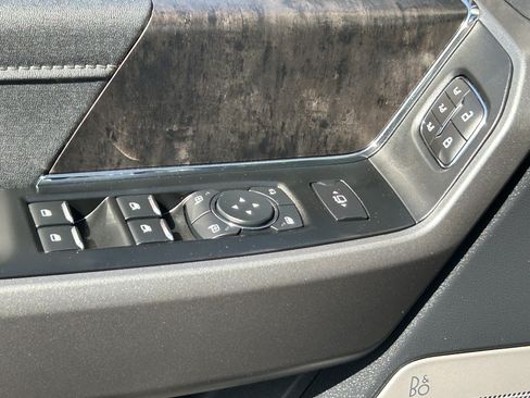 Used 2026 Ford F250 Lariat AWD/4WD image 19