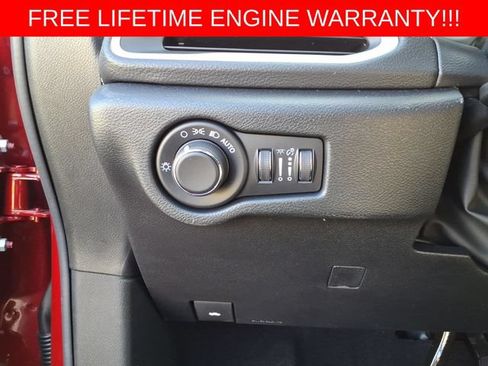 New 2027 Chrysler Pacifica Select w/ Family Tech Group FWD image 16