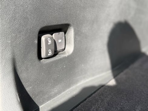 Used 2022 Ford Edge Titanium image 36