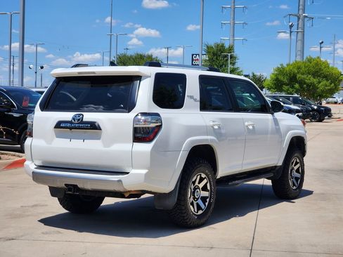 Used 2018 Toyota 4Runner TRD Off-Road AWD/4WD image 4