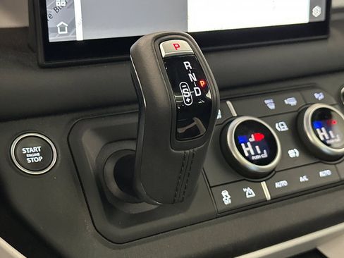 Used 2025 Land Rover Defender 110 S image 24