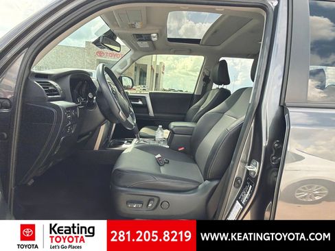 Used 2023 Toyota 4Runner SR5 Premium w/ Moonroof Package RWD image 10
