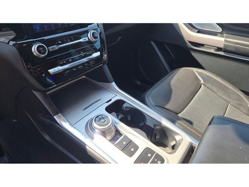 Used 2024 Ford Explorer Limited w/ Limited Technology Package RWD image 30