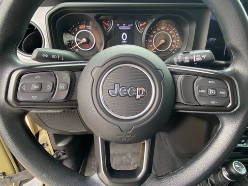 Used 2025 Jeep Wrangler Sport AWD/4WD image 16