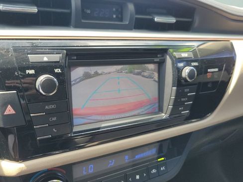 Used 2014 Toyota Corolla LE FWD image 17