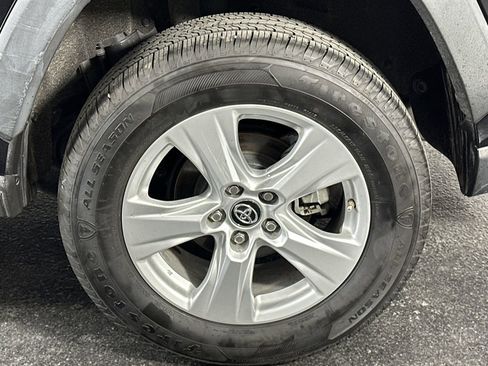Used 2019 Toyota RAV4 XLE image 14