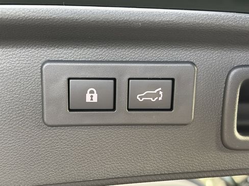 Used 2023 Subaru Forester Premium image 15