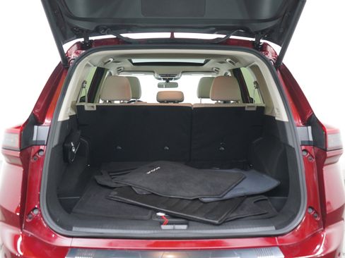 Used 2025 Nissan Rogue SV w/ SV Premium Package AWD/4WD image 16