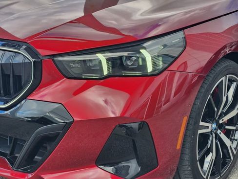 Used 2024 BMW 540i xDrive w/ Premium Package image 6