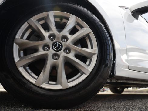 Used 2017 MAZDA MAZDA3 Sport w/ Preferred Equipment Package FWD image 32