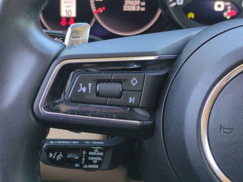 Used 2022 Porsche Panamera image 24