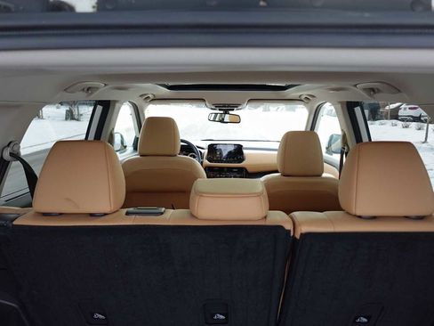 Used 2021 Nissan Rogue Platinum image 16