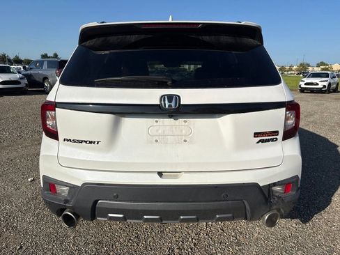 Used 2024 Honda Passport TrailSport image 9