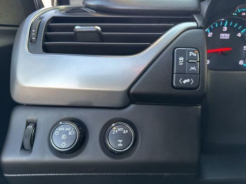 Used 2018 Chevrolet Tahoe LT image 10