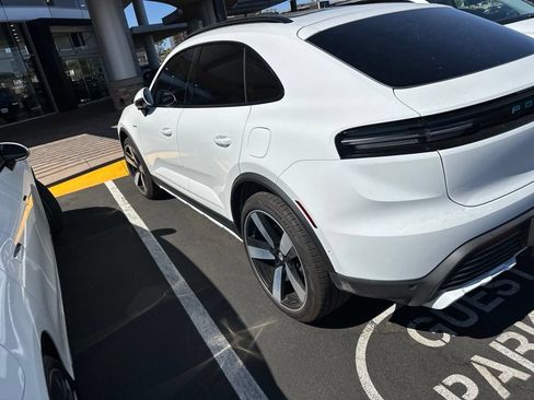 Used 2024 Porsche Macan 4 Electric AWD/4WD image 3