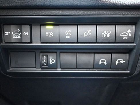 Used 2022 Toyota Tundra SR5 w/ SR5 Convenience Package image 25